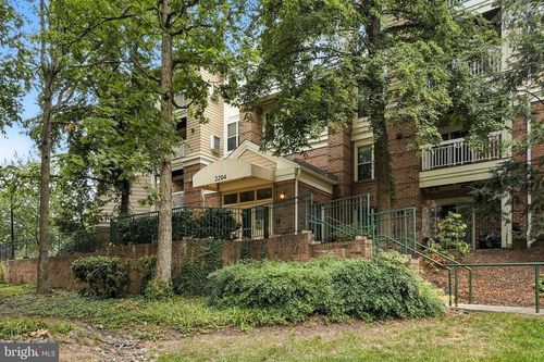 apt-109-2204 Westcourt Ln, HERNDON, VA, 20170-5825 | Card Image