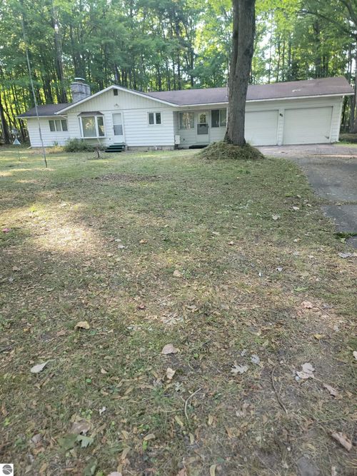 149 N Deer Run Trl, Au Gres, MI, 48703-9734 | Card Image