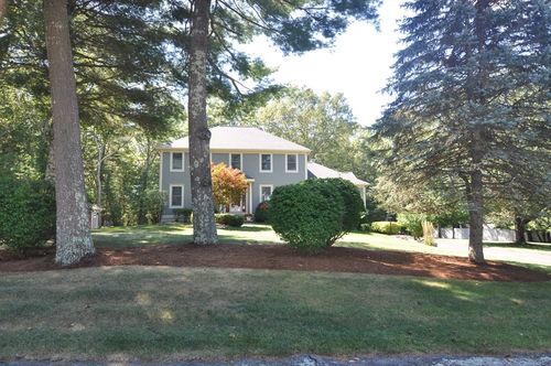 8 James Ave, Middleton, MA, 01949-2146 | Card Image