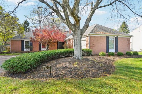 3701 Reed Rd, Columbus, OH, 43220-4826 | Card Image