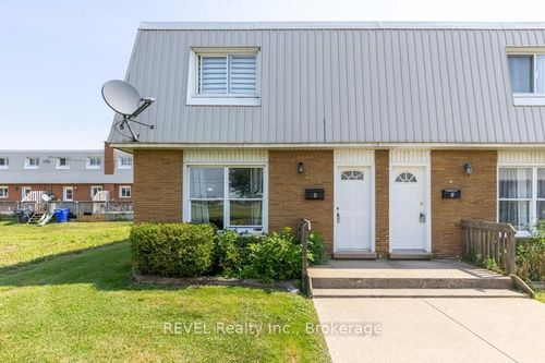 4-71 Hagey Ave, Fort Erie, ON, L2A1W5 | Card Image