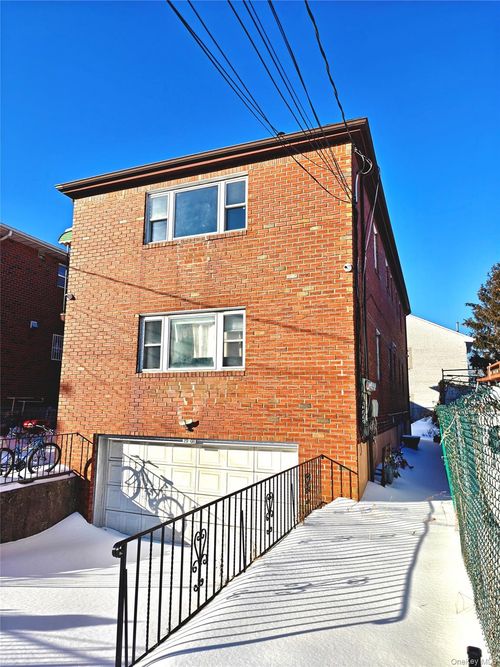 2008 125th St, College Point, NY, 11356-2312 | Card Image