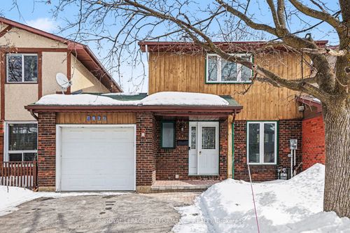 1367 Cedarcroft Cres, Gloucester, ON, K1B5G8 | Card Image