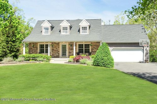 614 Oakwood Ave, Jackson, NJ, 08527-4651 | Card Image