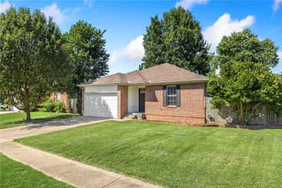 1652 N Desarc, House other with 3 bedrooms, 2 bathrooms and null parking in Fayetteville AR | Image 1