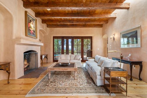 9 Placita Anita, Santa Fe, NM, 87506-8543 | Card Image