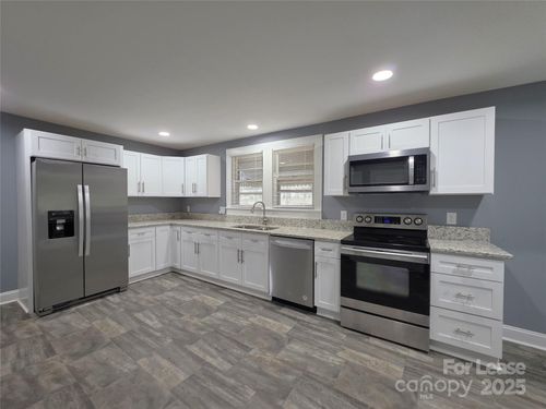 222 W Mccubbins St, Salisbury, NC, 28144-5442 | Card Image