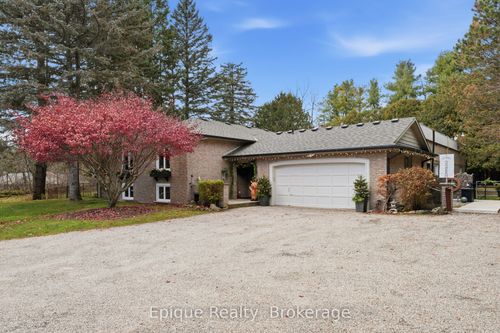 235 Concession 11 E, Freelton, ON, L8B1H7 | Card Image