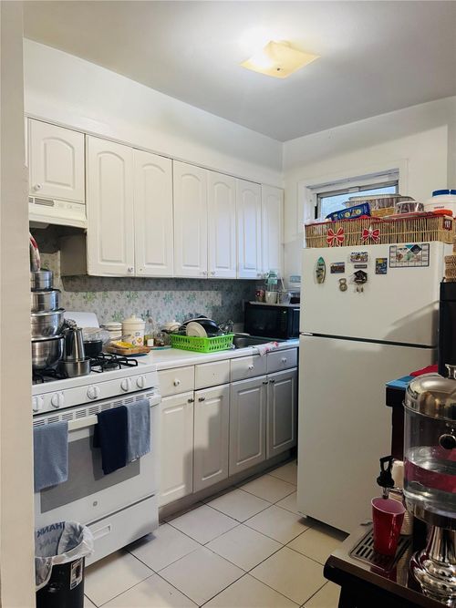 108 39th Ave, Corona, NY, 11368-2541 | Card Image