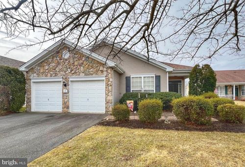 7 Vandevere Ln, Columbus, NJ, 08022-2380 | Card Image