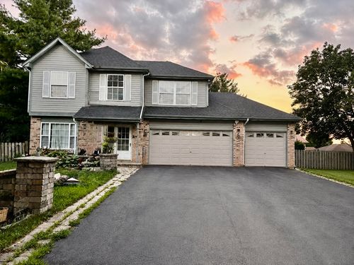 1178 Golden Oaks Pkwy, Aurora, IL, 60506-6371 | Card Image