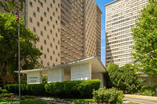 apt-1224-3950 N Lake Shore Dr, Chicago, IL, 60613-3428 | Card Image