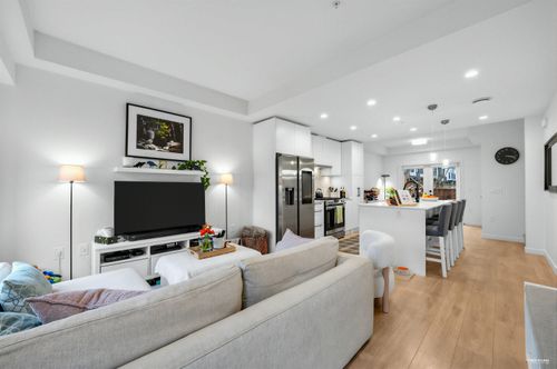 162-565 E 2nd St, North Vancouver, BC, V7L1E1 | Card Image