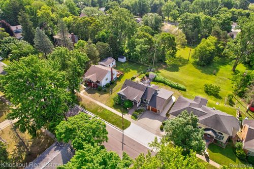 321 Prospect St, Vassar, MI, 48768-1613 | Card Image