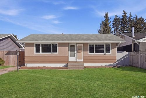 2022 Easthill, Saskatoon, SK, S7J3C7 | Card Image