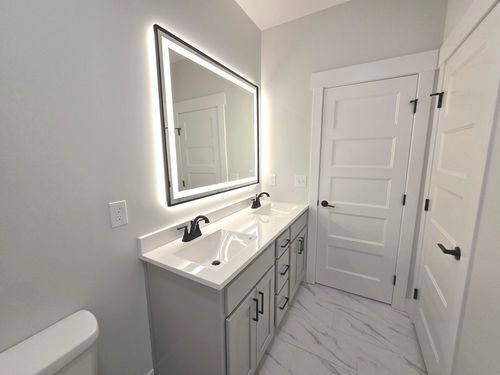 19 Brookstone Cir, Bloomington, IL, 61704-8698 | Card Image