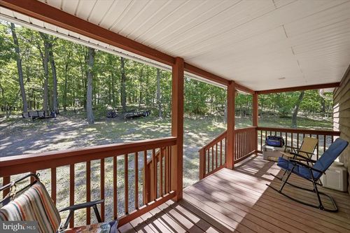323 S Timber Ridge Rd, CROSS JUNCTION, VA, 22625-1954 | Card Image