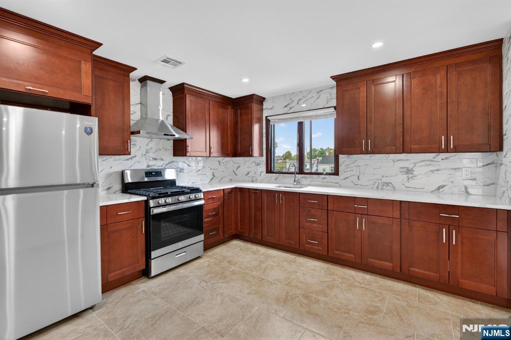 Residential Lease in Clifton 4