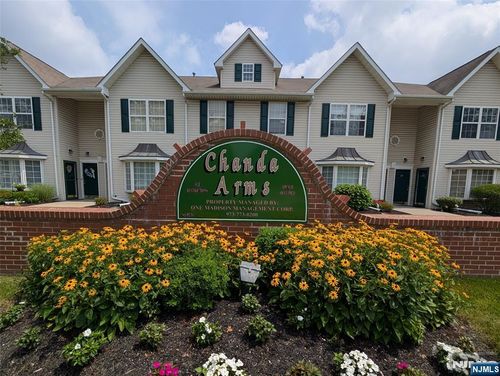 4 Chanda Ct, Clifton, NJ, 07012-1936 | Card Image