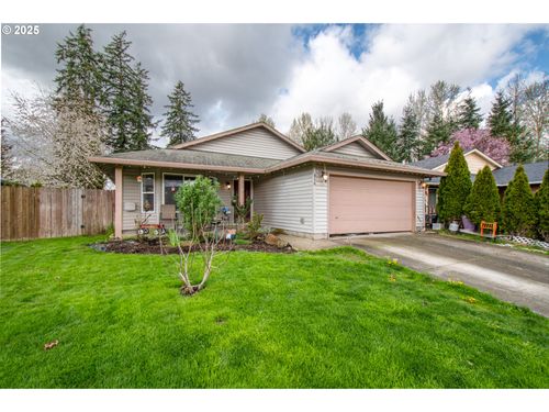 916 Se 3rd Ave, Battle Ground, WA, 98604-8923 | Card Image