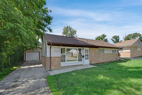 111 Shabbona Dr, Park Forest, IL, 60466-2522 | Card Image