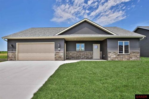 412 22nd Ave Nw, Waseca, MN, 56093-7511 | Card Image