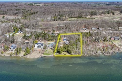 3630 S Stanley St, Lake Leelanau, MI, 49653-9692 | Card Image