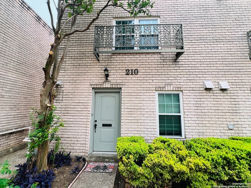 210-102 Ruelle, San Antonio, TX, 78209-3904 | Card Image