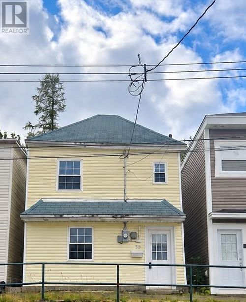39 Feild St, St. John's, NL, A1C4J3 | Card Image