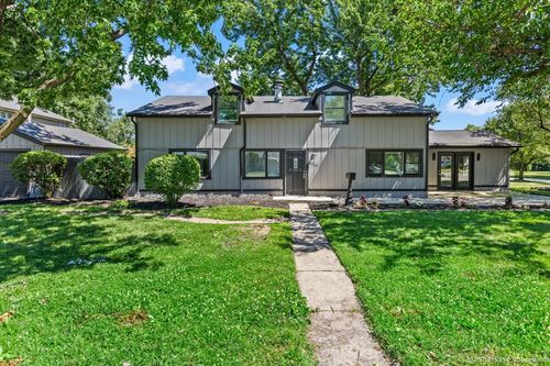 5016 Oak Center Dr, Oak Lawn, IL, 60453-3938 | Card Image