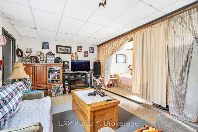 70 Red Cap Beach Rd, Home with 2 bedrooms, 1 bathrooms and 5 parking in Kirkfield ON | Image 10