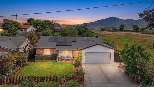 103 Arran Ave, Spring Valley, CA, 91977-6404 | Card Image