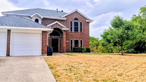 4503 Queenswood Dr, Grand Prairie, TX, 75052-8331 | Card Image