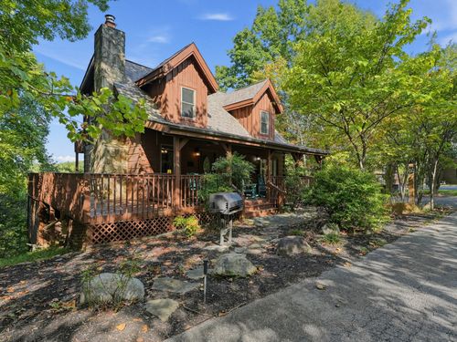 3639 Moonshine Way, Gatlinburg, TN, 37738-6392 | Card Image