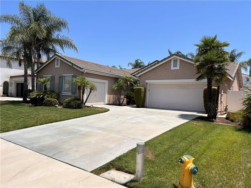17890 Cedarwood Dr, Riverside, CA, 92503-7037 | Card Image