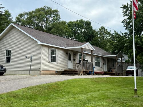 418 6th St, Manistee, MI, 49660-1812 | Card Image