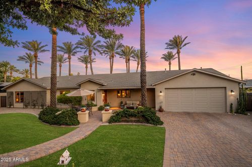 2803 E Sherran Ln, Phoenix, AZ, 85016-7056 | Card Image