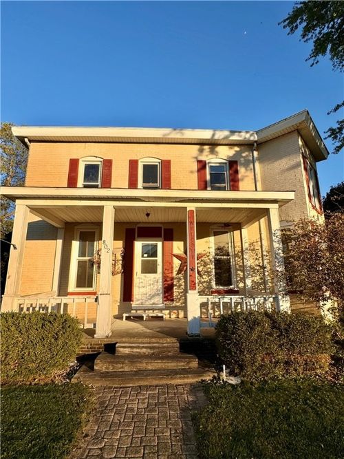 802 Locust Ave, Neoga, IL, 62447-1000 | Card Image