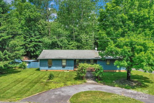 304 Covered Bridge Ln, Banner Elk, NC, 28604-9690 | Card Image