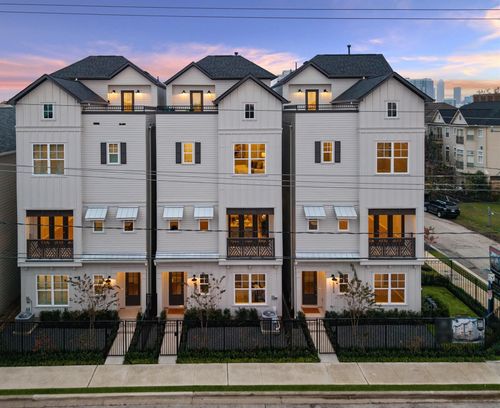 4030 Blossom St, Houston, TX, 77007-5765 | Card Image