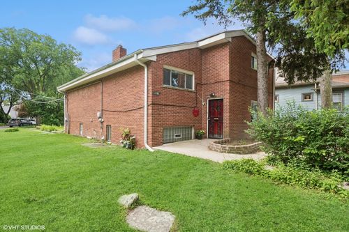 a-2208 Foster St, Evanston, IL, 60201-3354 | Card Image