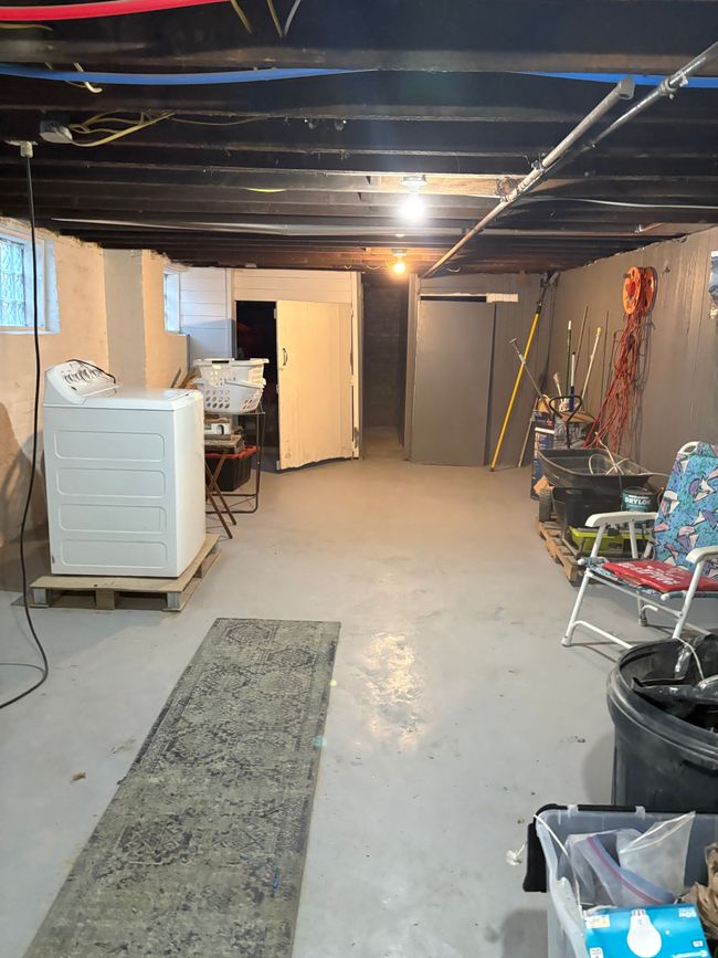 Upper | Image 12