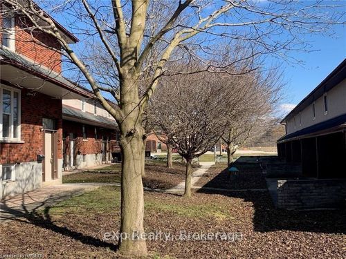 8-215 Mcnab St, Walkerton, ON, N0G2V0 | Card Image