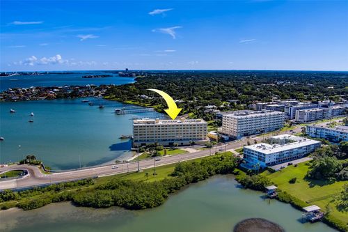apt-110c-100 Bluff View Dr, BELLEAIR BLUFFS, FL, 33770-1352 | Card Image