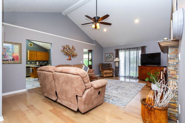 305 Mansfield Dr, House other with 3 bedrooms, 3 bathrooms and null parking in Lapeer MI | Image 5