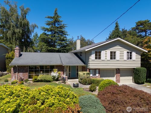 6526 Ne 60th St, Seattle, WA, 98115-7925 | Card Image