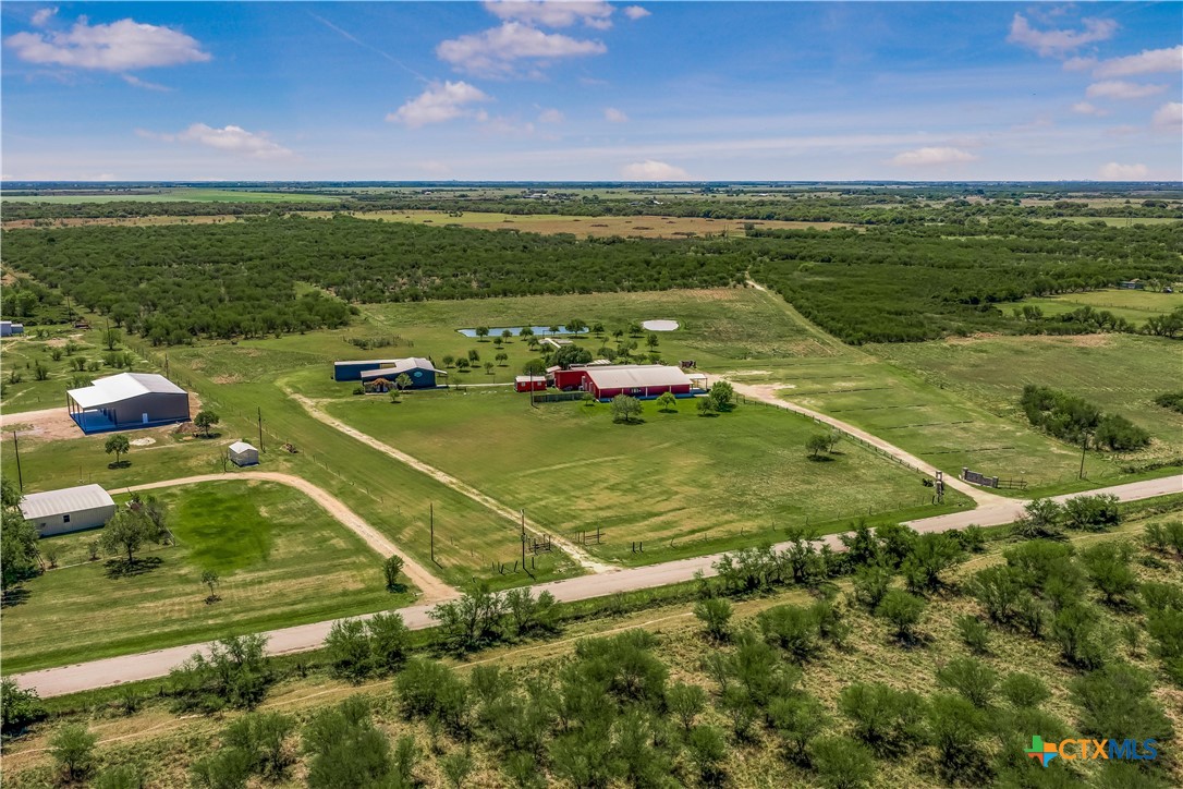 2683 Old Highway Rd, Inez, TX 77968