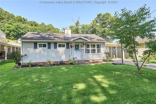 207 Sun Valley Dr, Saint Albans, WV, 25177-3519 | Card Image