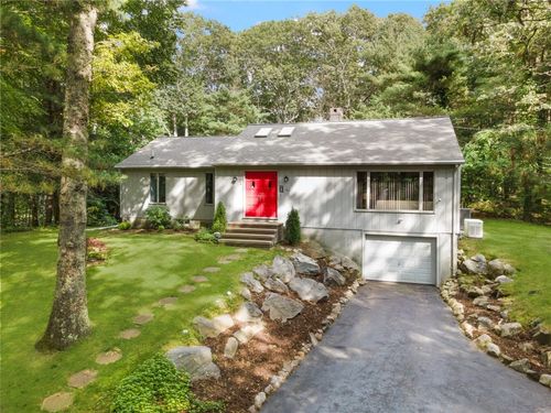 103 Rollingwood Dr, North Kingstown, RI, 02852-4617 | Card Image
