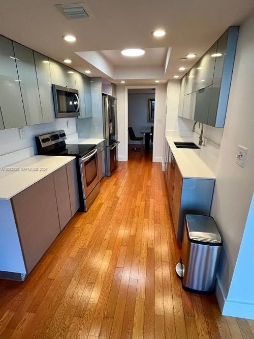 805-1000 Quayside Ter, Miami, FL, 33138-2243 | Card Image
